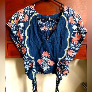 Free People Top, perfect for summer days or next tropical destination.
